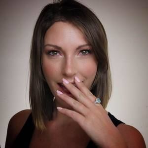 Meet your Posher, Briana